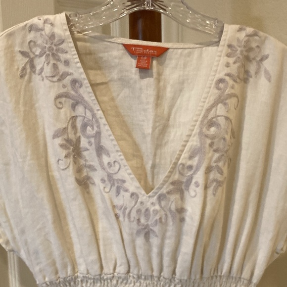 ♥️Embroidered white Dress♥️ - Picture 2 of 4